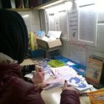 В храме священномученика Владимира, митрополита Киевского и Галицкого в Южном Бутове проходит акция "Рождественские открытки мира"