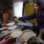 Социальной службой храма священномученика Владимира, митрополита Киевского и Галицкого в Южном Бутове было организовано праздничное чаепитие в престольный праздник